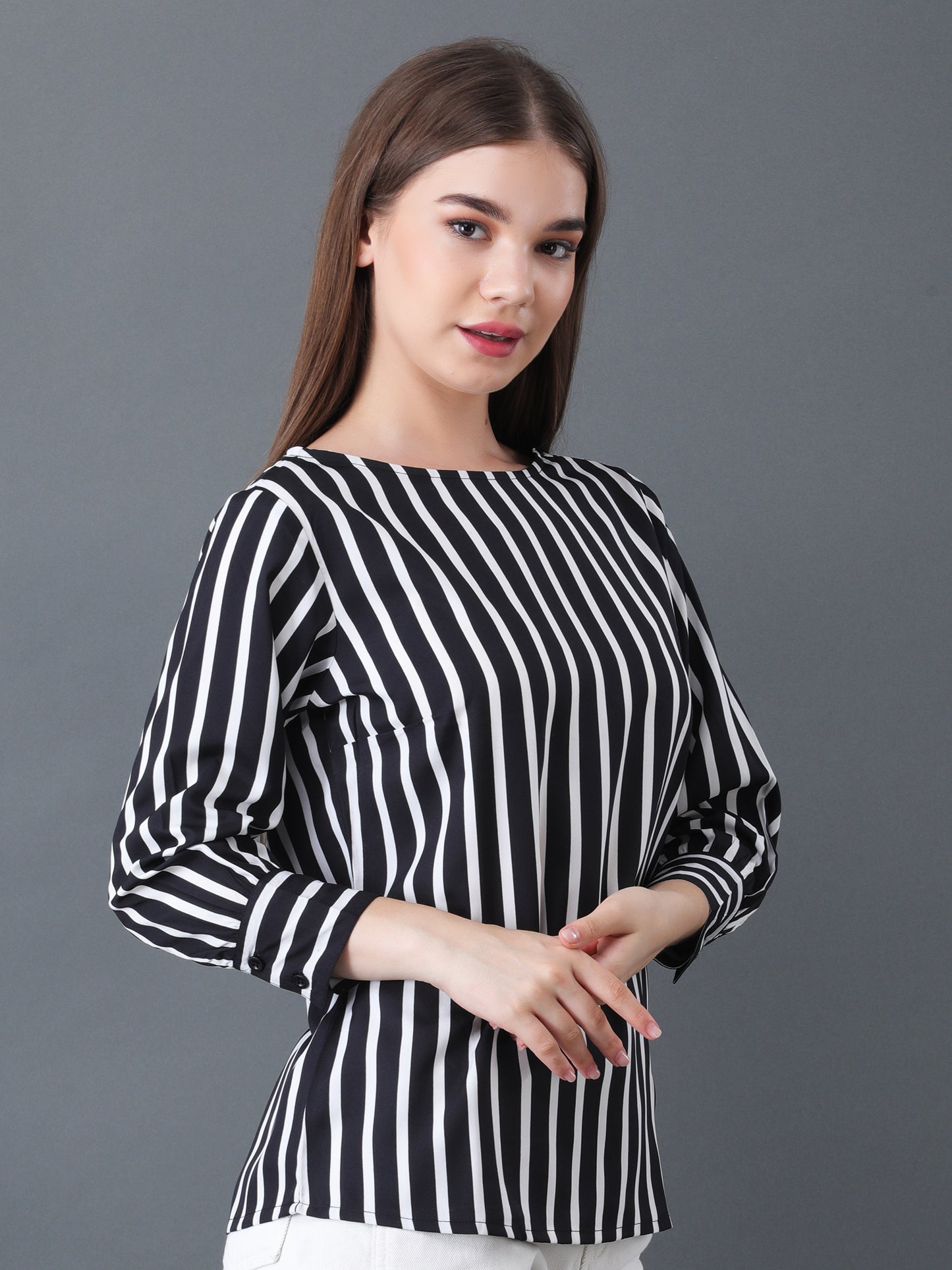 Women's Black and White Vertical Stripe Long Sleeve Top