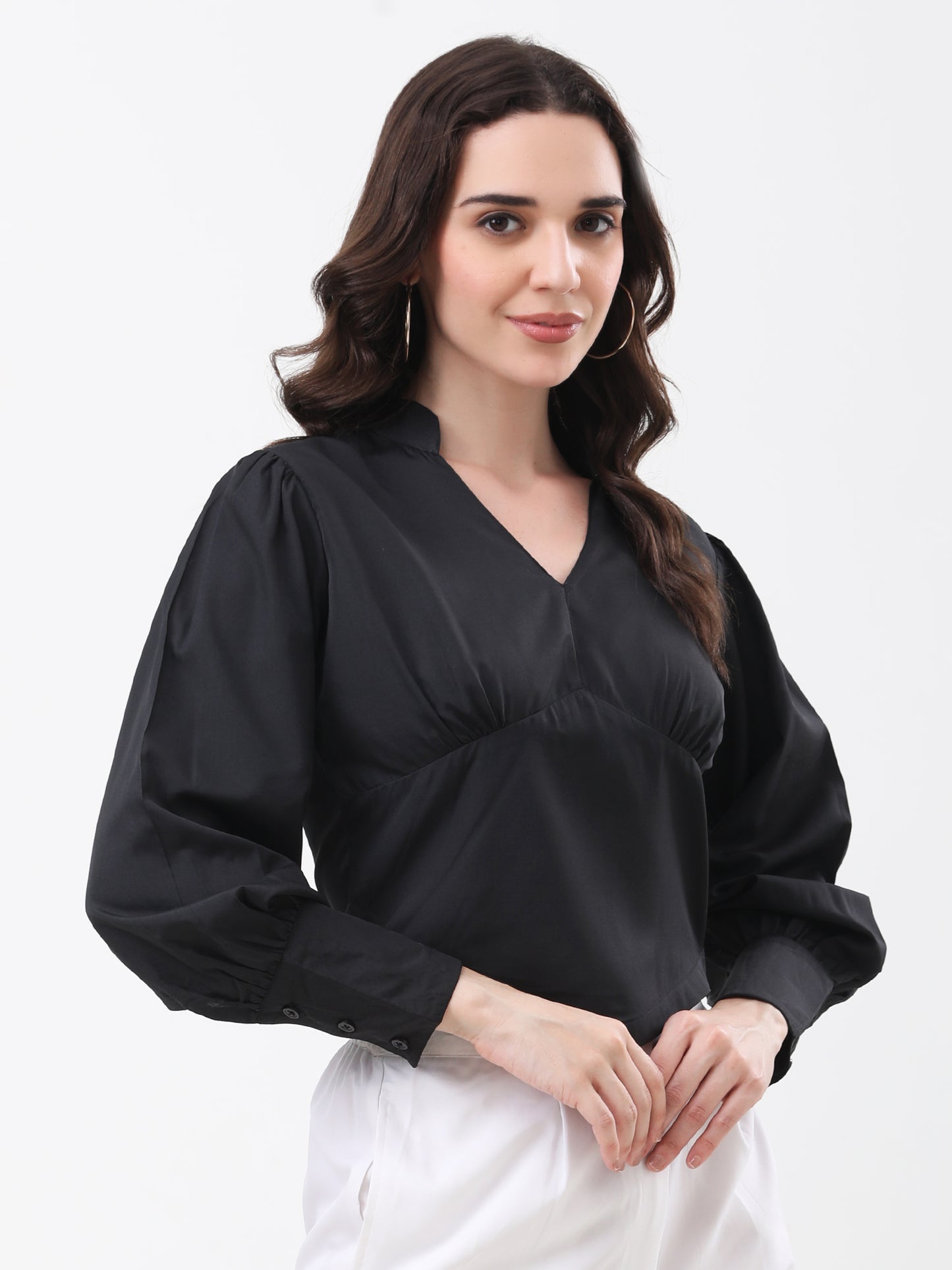 Women's Black V-Neck Long Sleeve Crop Top